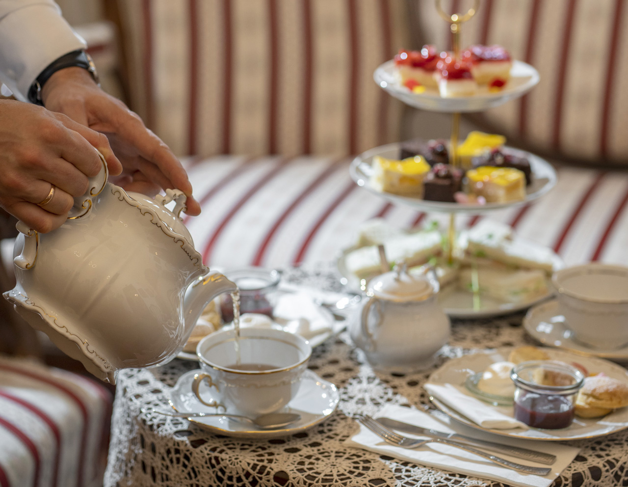 Prónay-kastély, Afternoon Tea